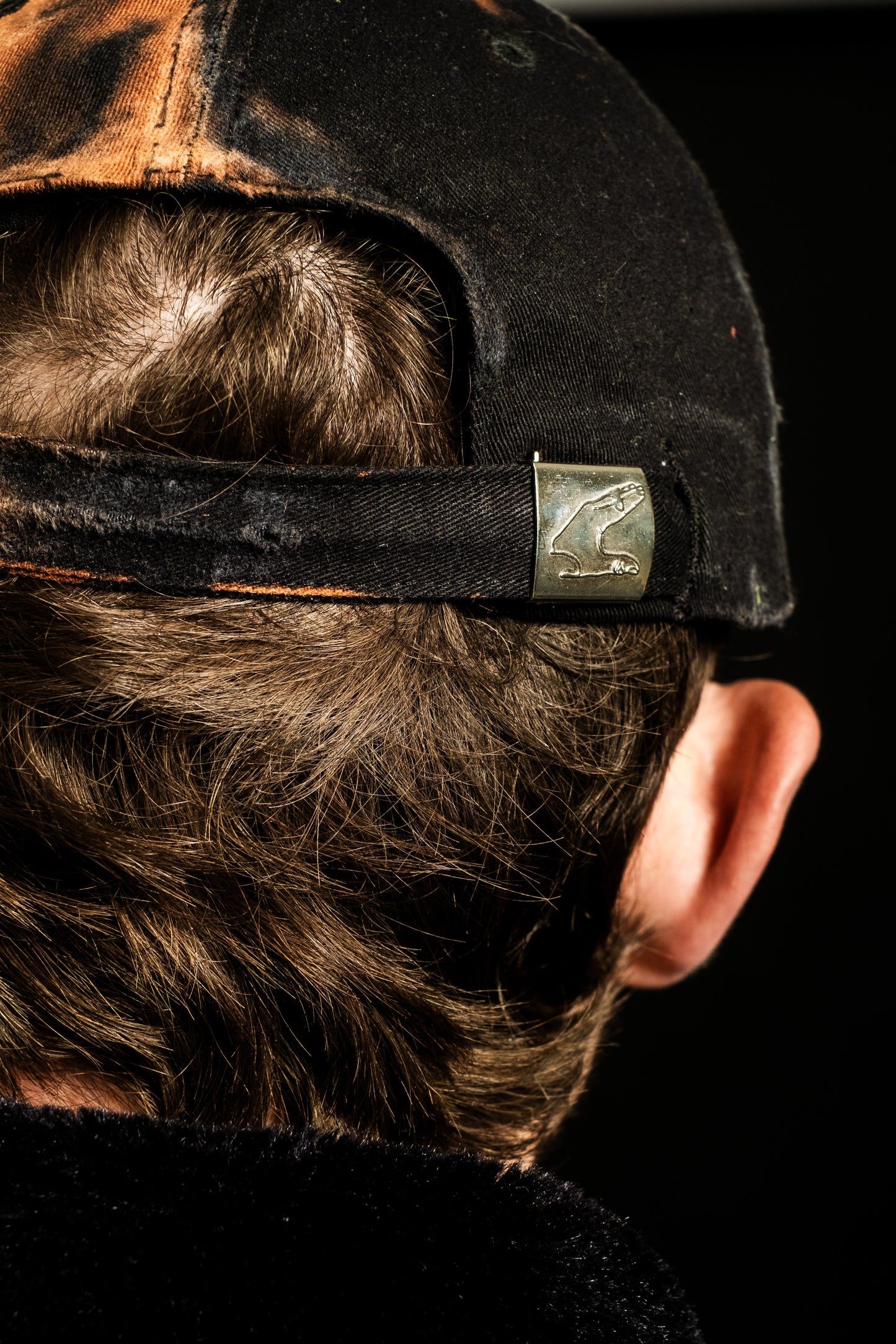 DISTRESSED DENIM CAP