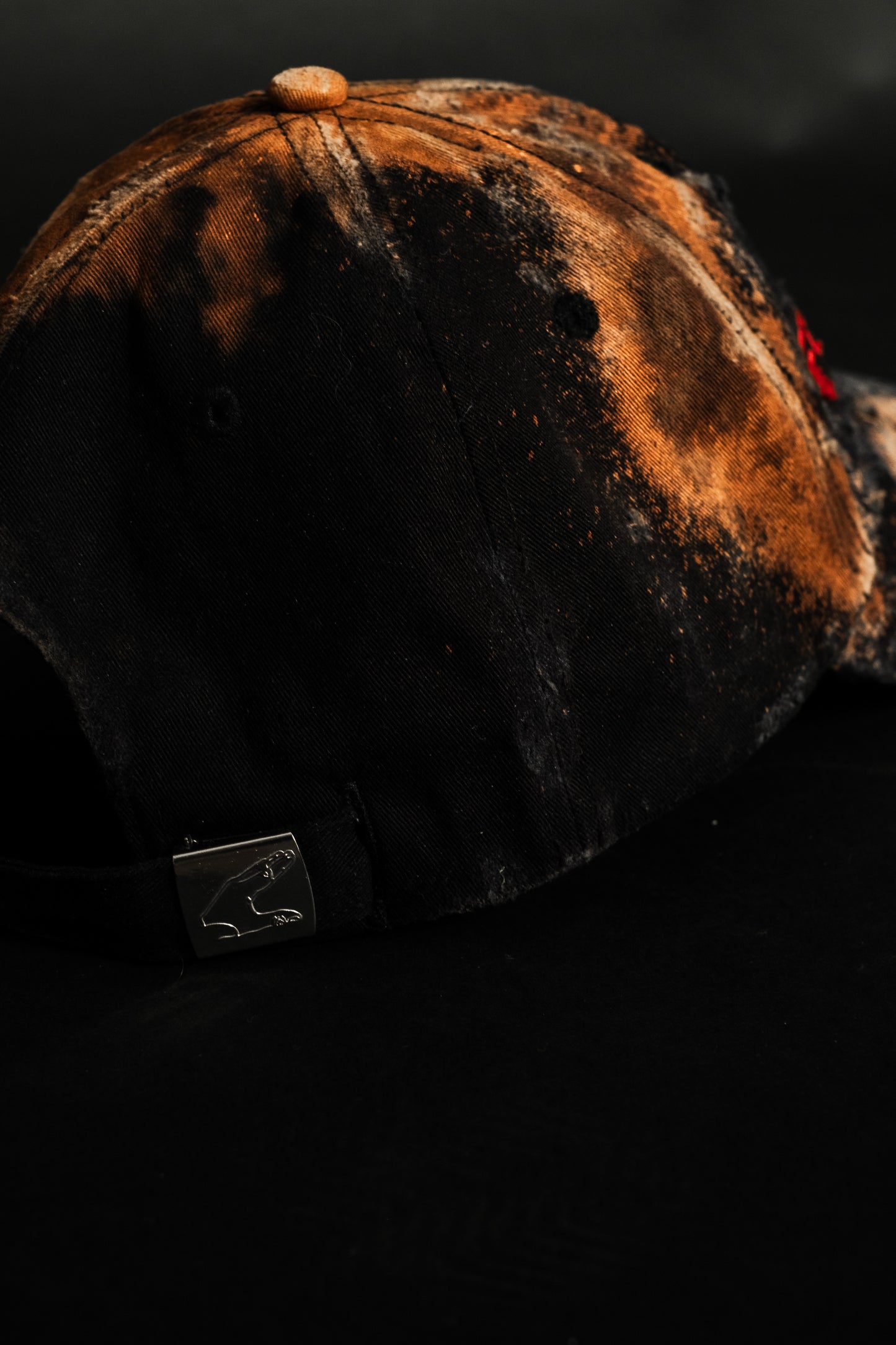 DISTRESSED DENIM CAP