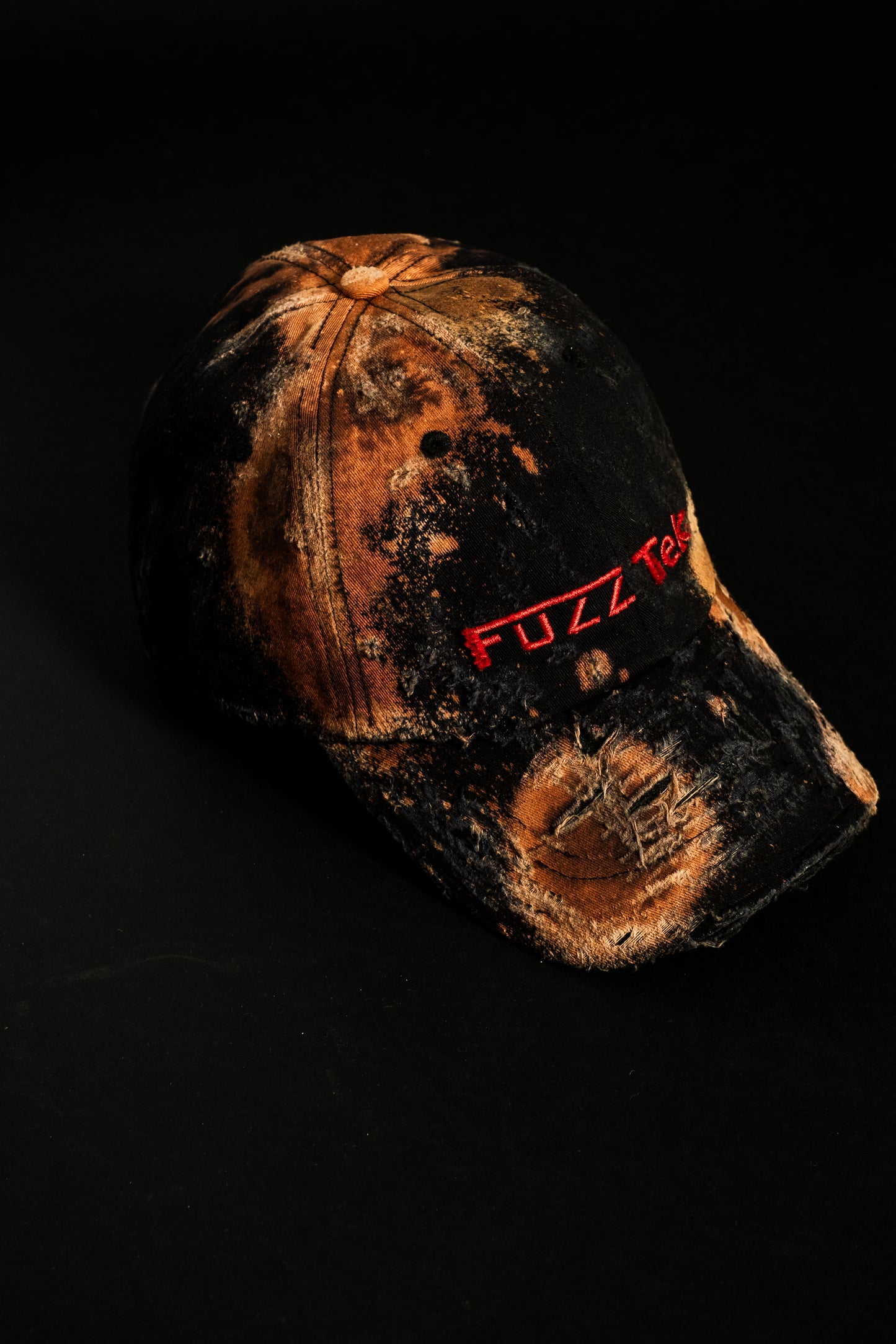 DISTRESSED DENIM CAP
