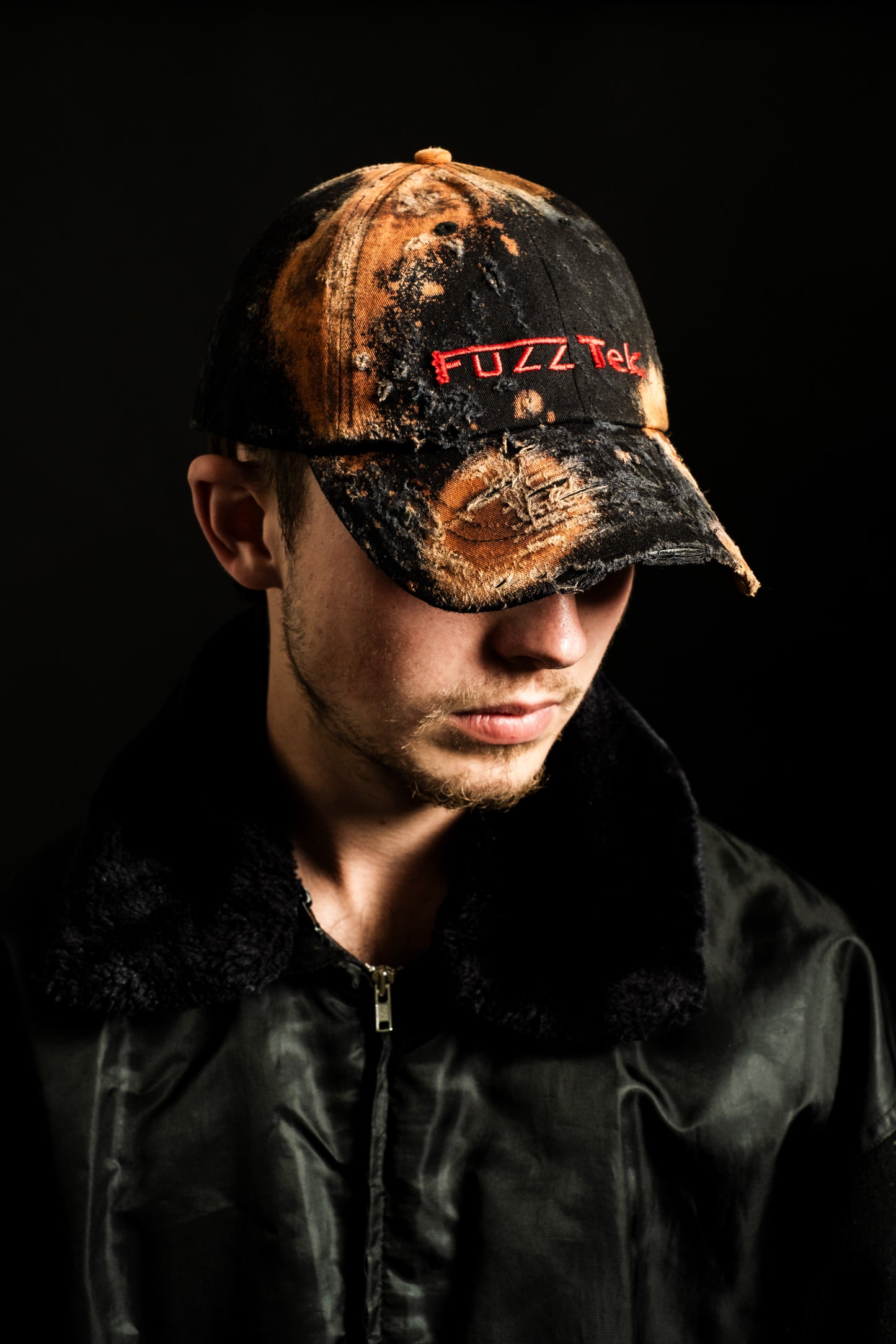 DISTRESSED DENIM CAP