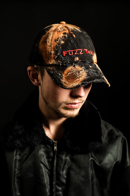 DISTRESSED DENIM CAP